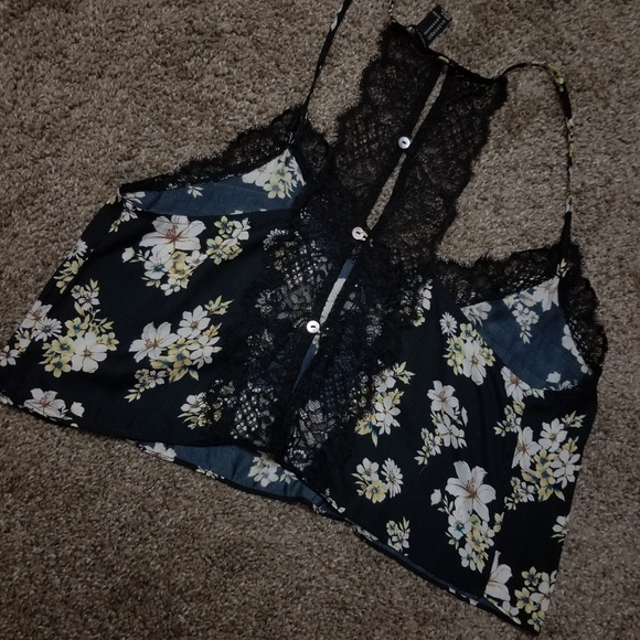Floral lacey tank - Picture 3 of 3
